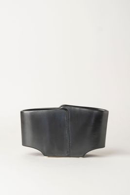 Double-Flap Vase Short