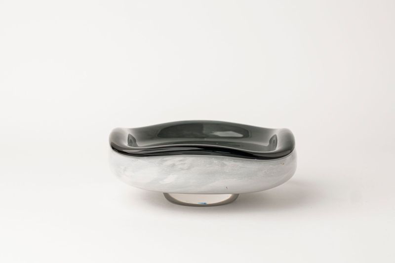 Square bowl with thick bottom