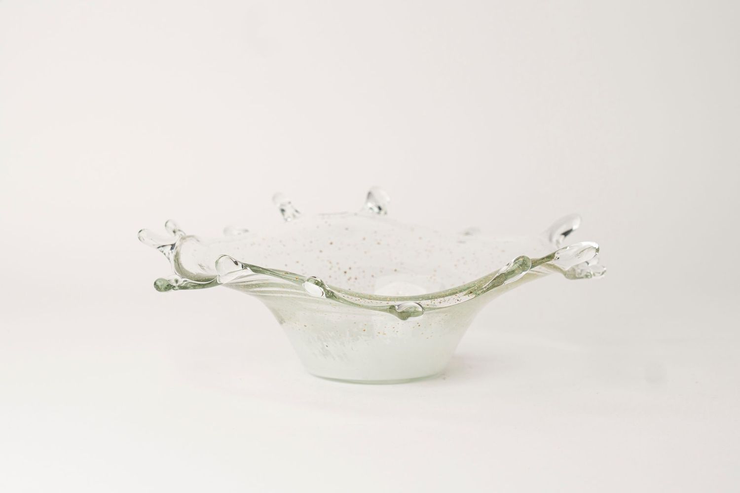 Pointed fruit bowl-white