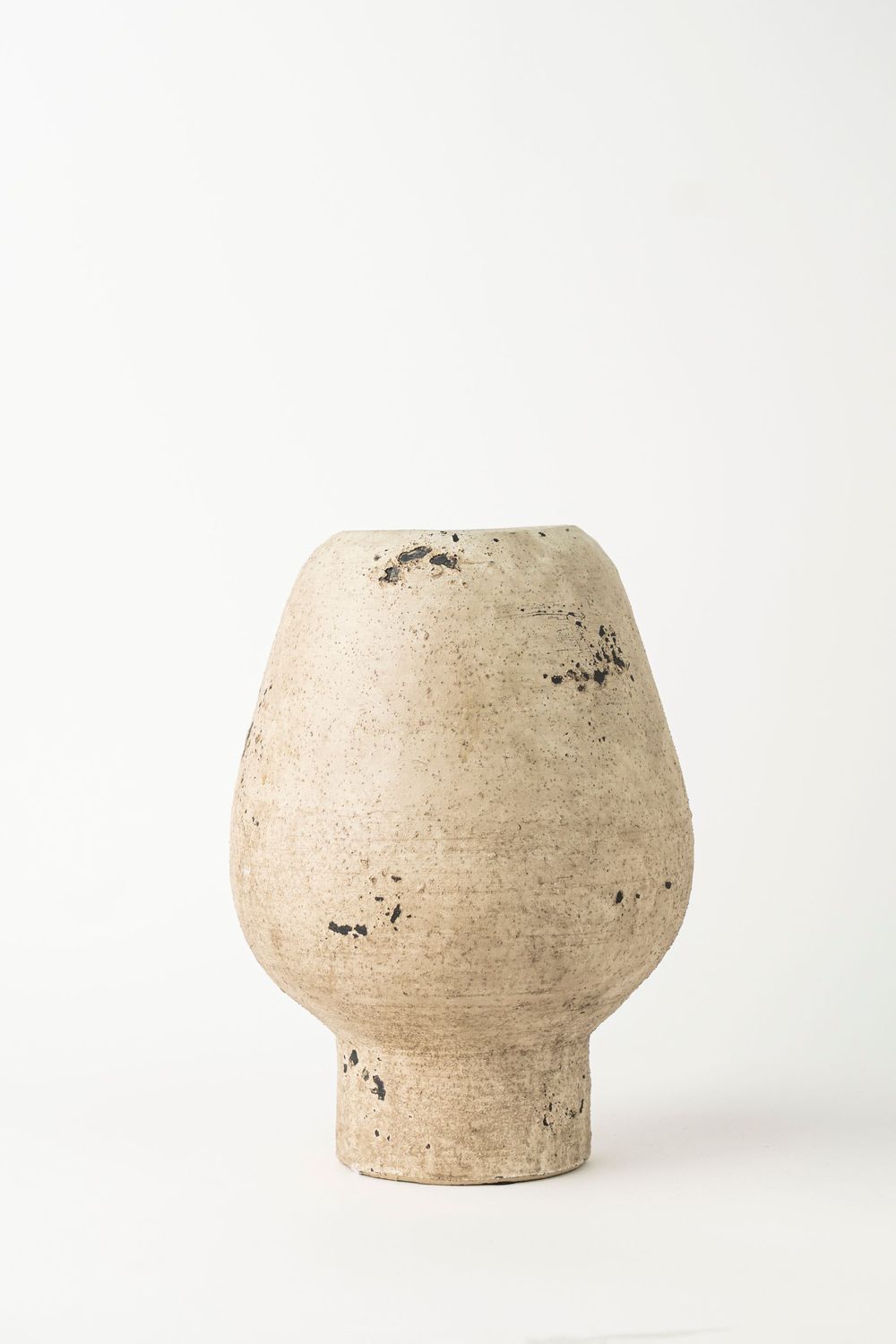 Antique wide-mouthed vase