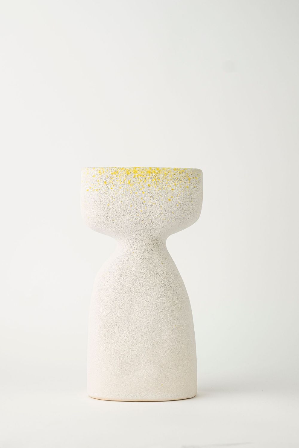 Ceremic vase-beige B