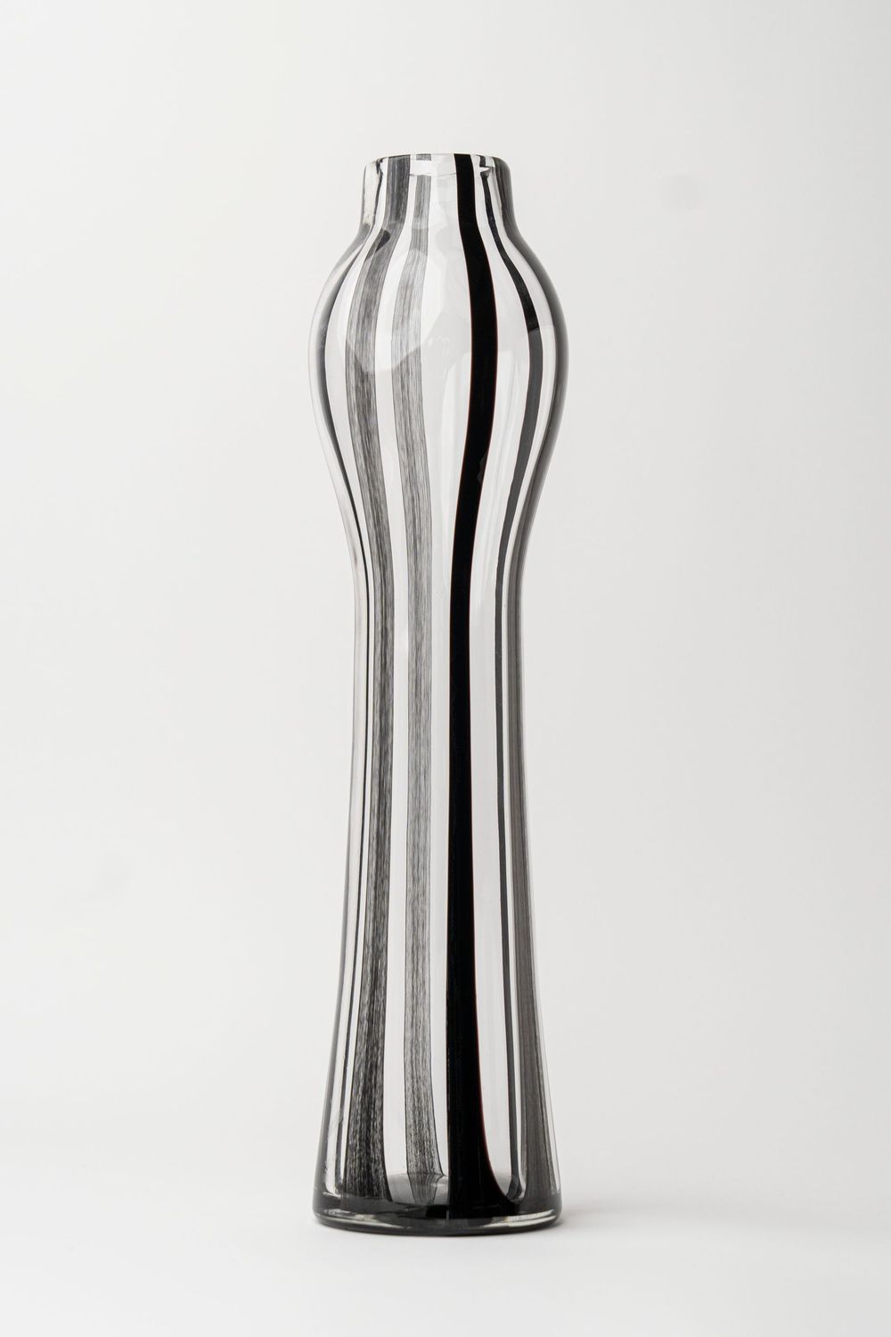 Black and white line vase High