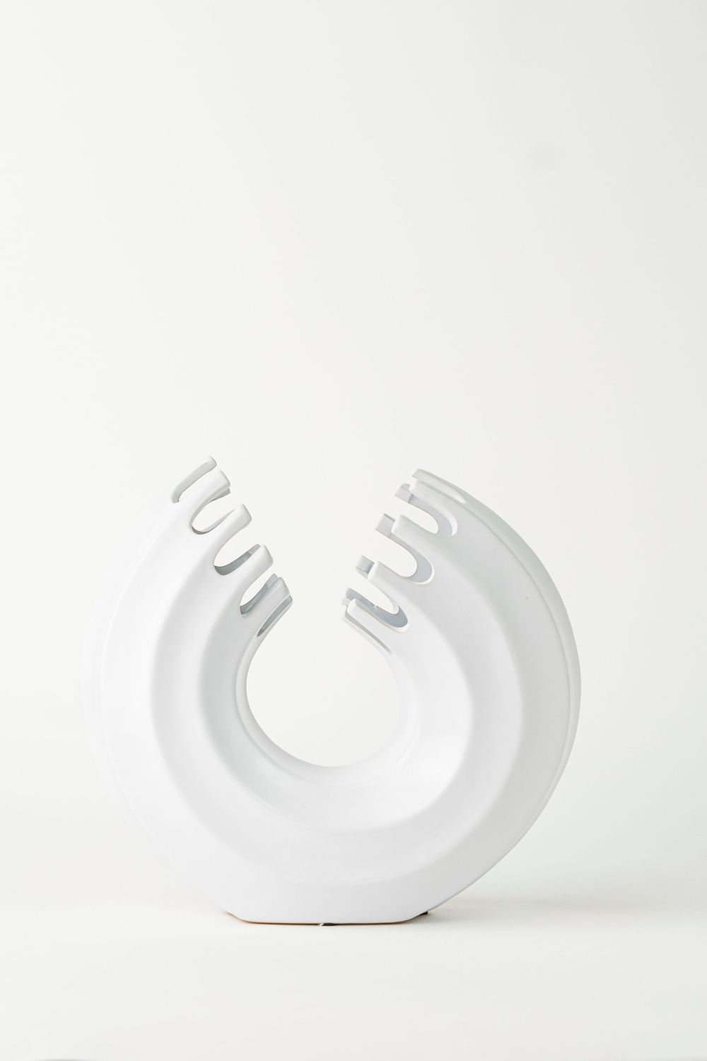 Round Abstract Decoration White