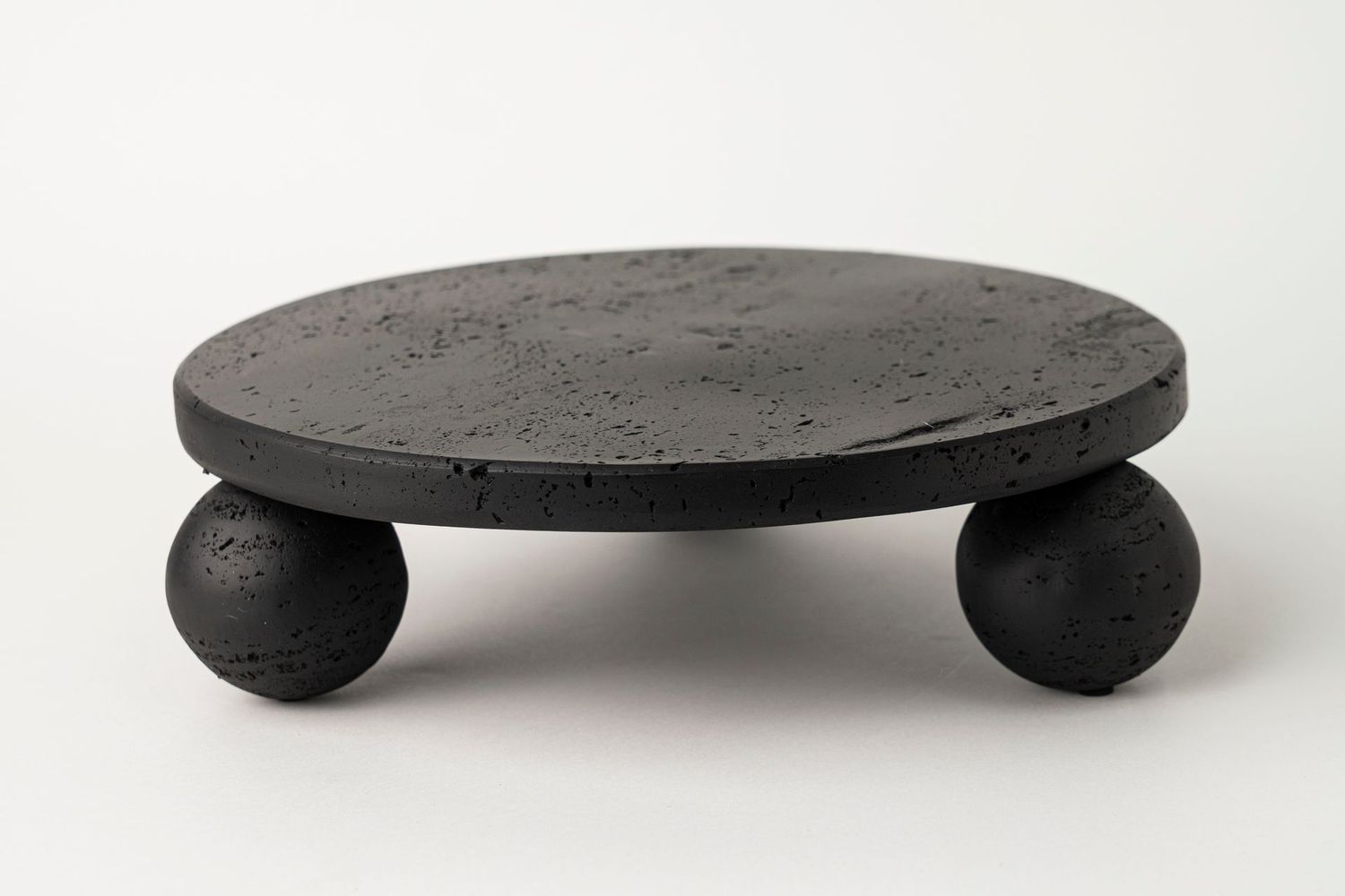 Travertine pattern plate short black