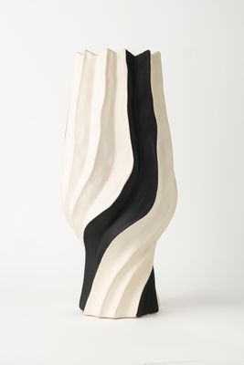Skirt shape vase