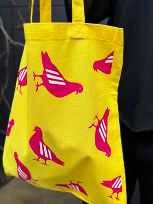 YELLOW BAG PINK PIGEON