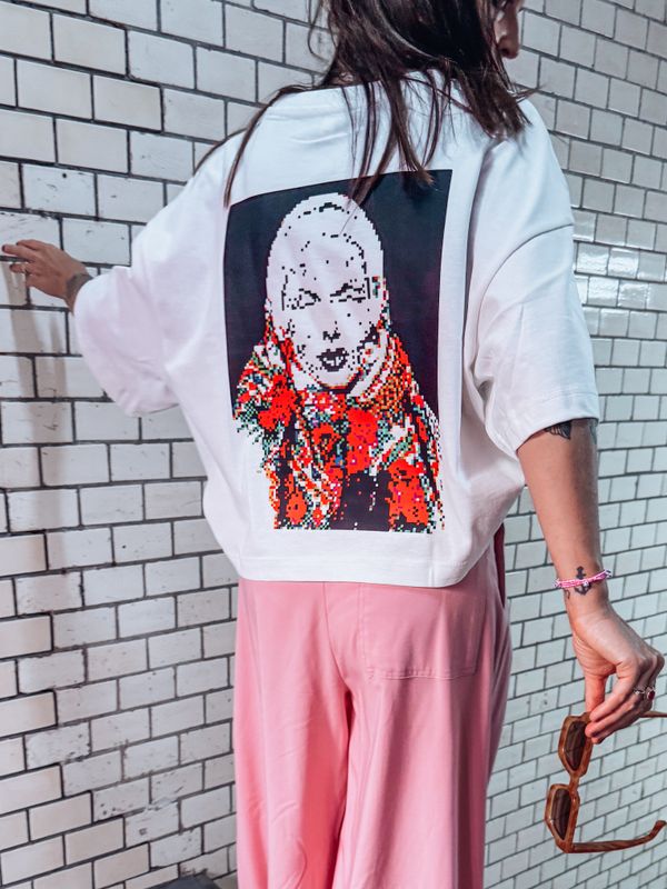 Short women t-shirt Pixel lady one size