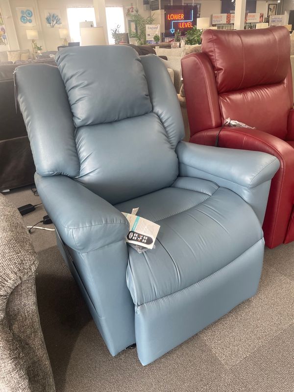 Estrella Medium Lift Chair Brisa Arctic