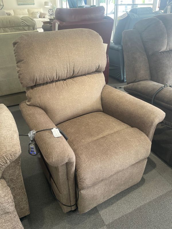 Austin Medium Lift Chair Heat &amp; Massage Imagine Elk