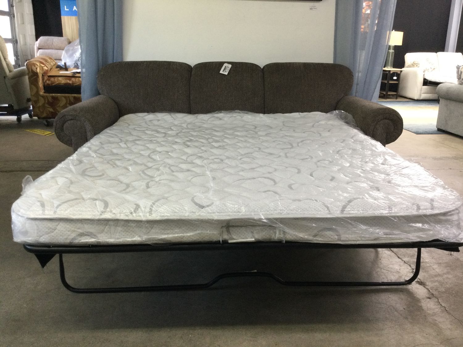 Monroe Queen Sleeper Wagga Wag Wag Otter VISCO