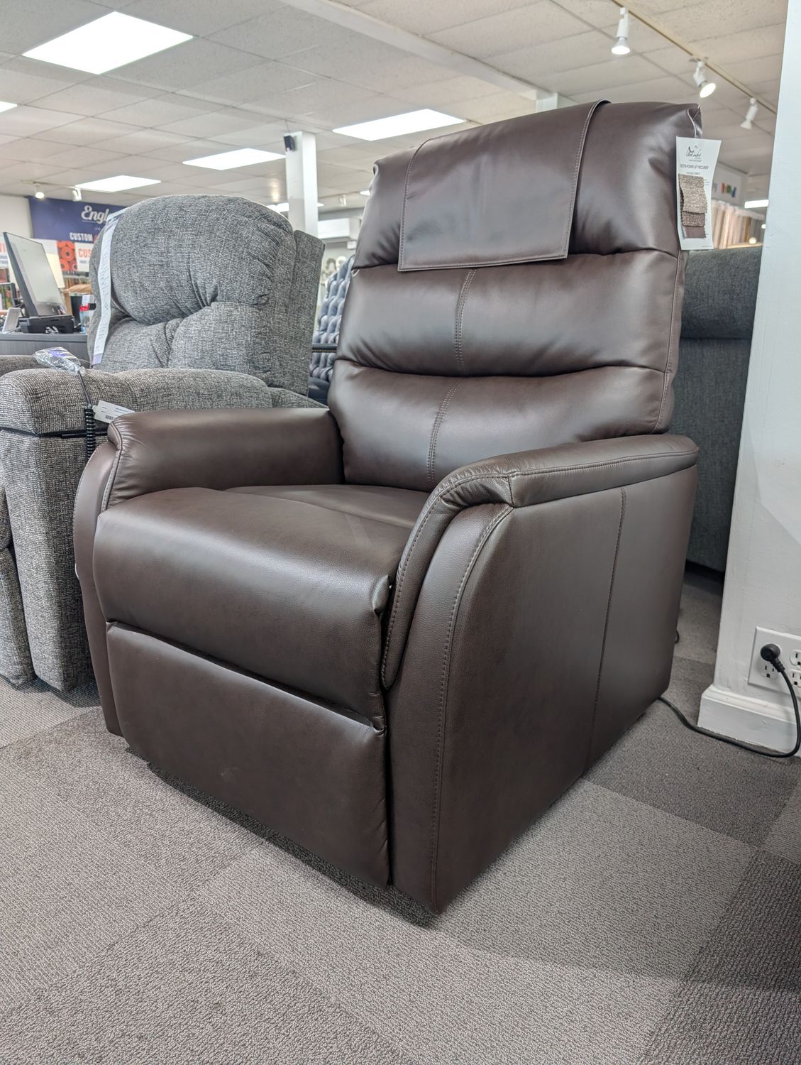 Destin Large Lift Chair Sinda Umber