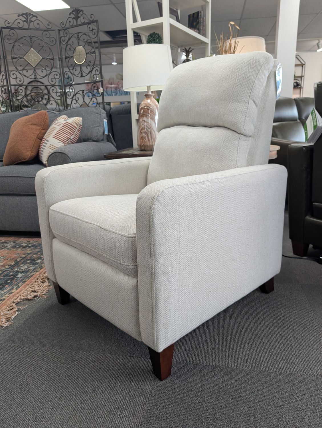 Lennon Motion Chair Romero Bone Frame Coil