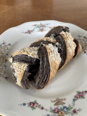 Double Chocolate Cream Pastry (4-pack)