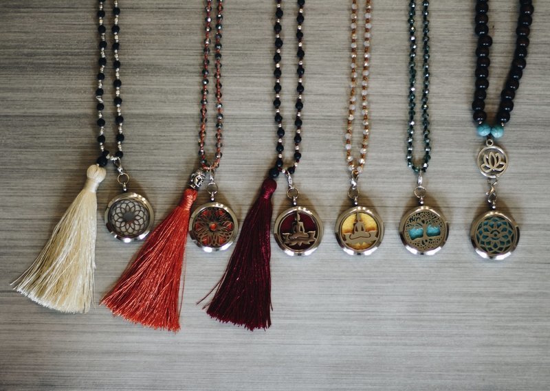 Collier en perles et en billes