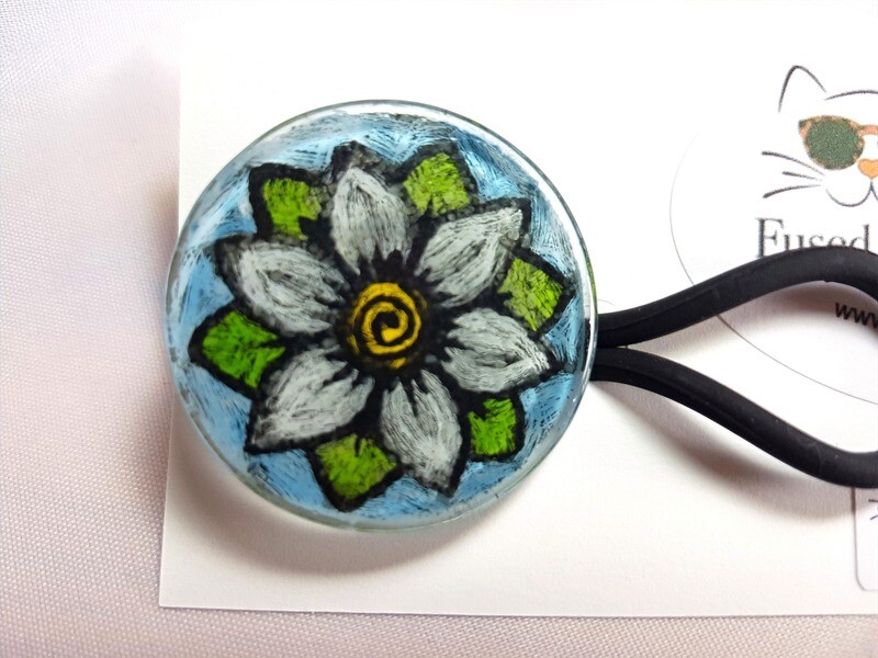 Rockin&#39;Diva Ponytail Holder, White Blossom on Blue