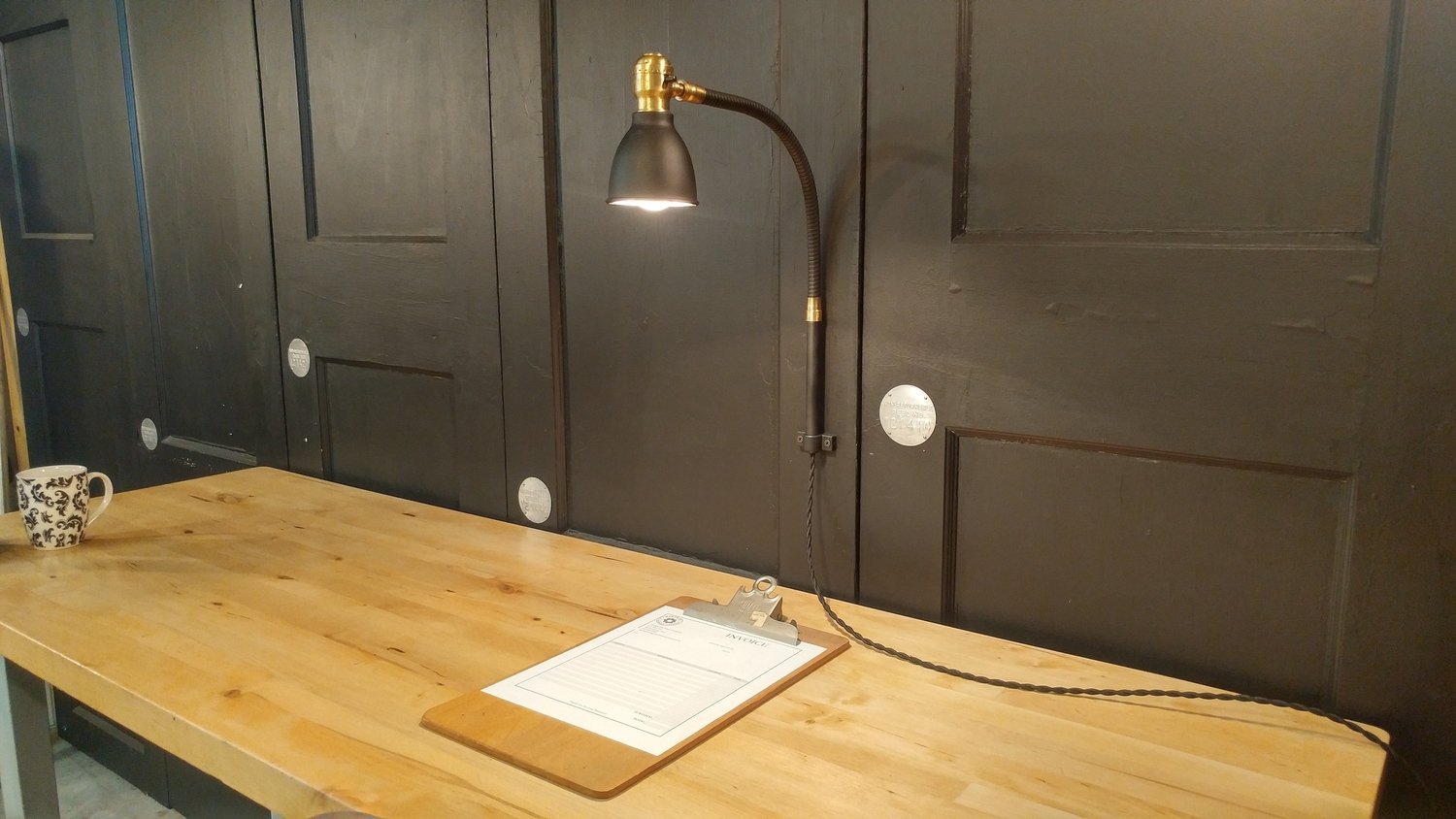 flexible gooseneck lamp