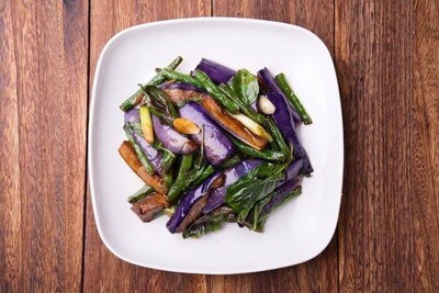 XXCC【小熊川菜】九层塔茄角 Basil Eggplant and String Beans (每周二休息)