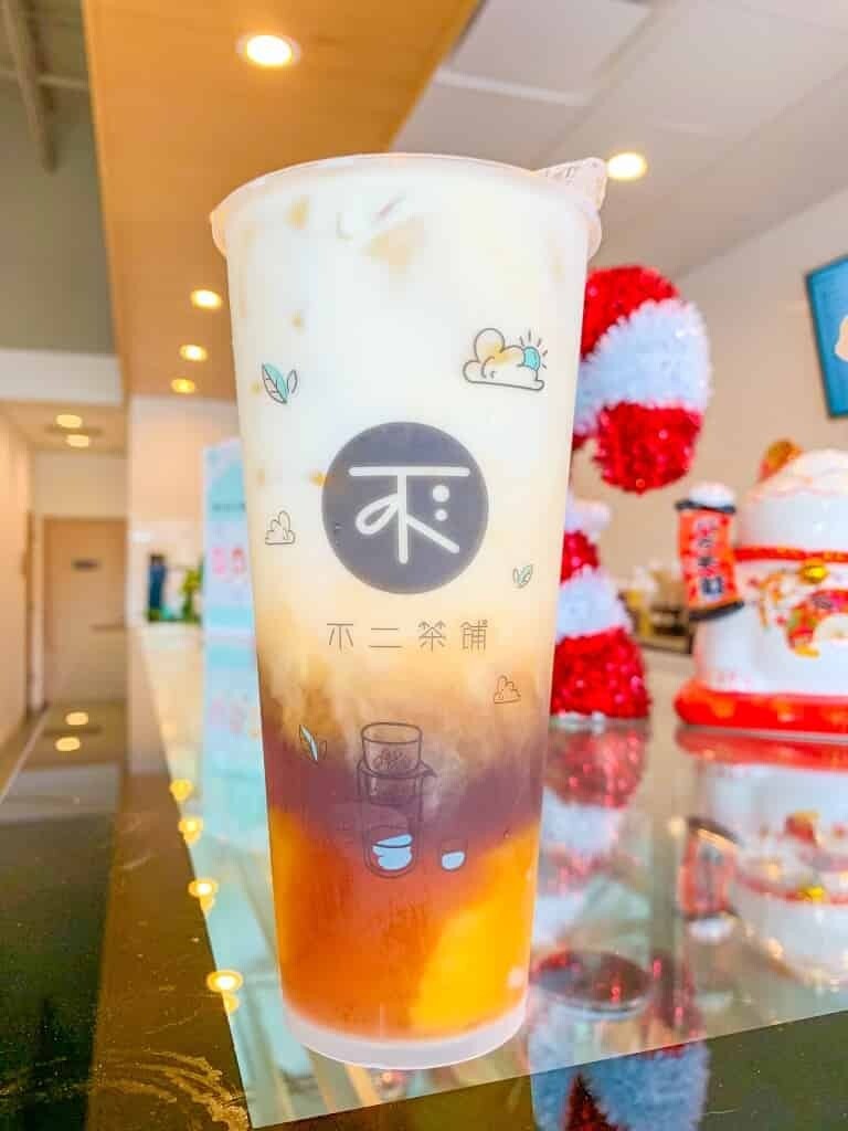 BECP【不二茶铺】（Christmas Special）桃子宝藏茶 Rosted Oolong Tea Latte with Peach Jelly