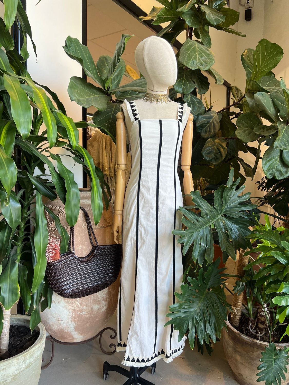 Vestido blanco y negro