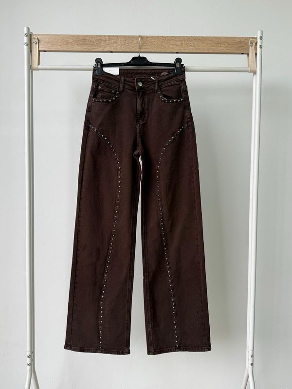 Vaqueros tachas marrón