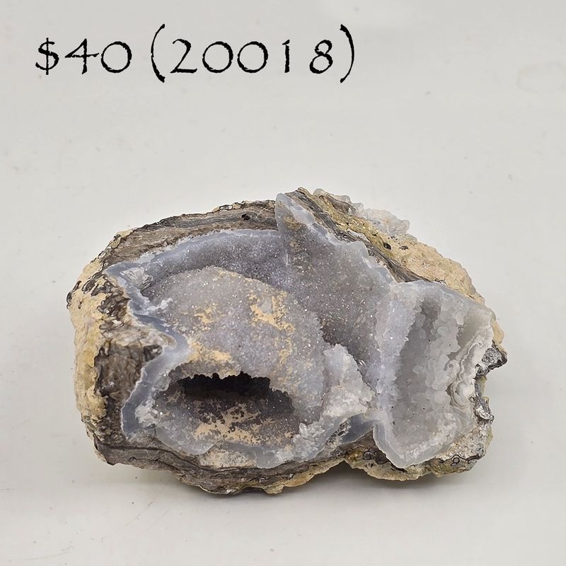 Chalcadony / Quartz, Geode, Natural (20018)