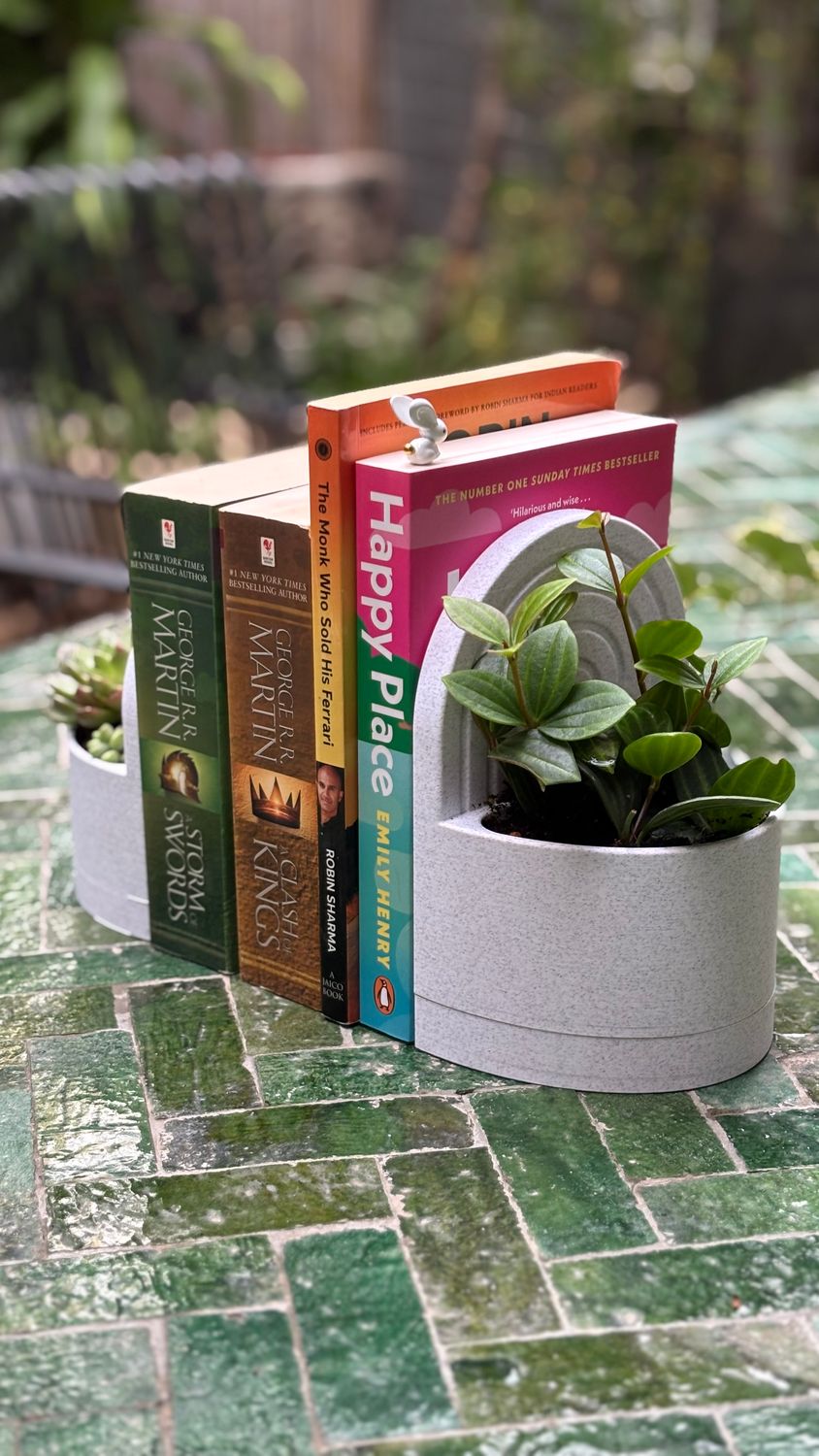 Bookend Planter With Water Reservoir