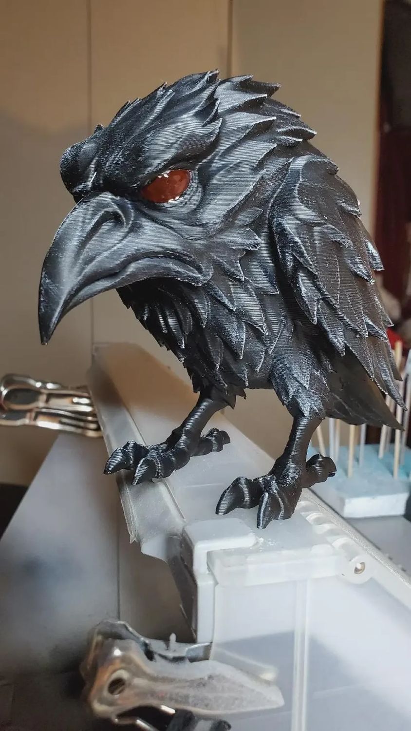The Shadow Raven – Gothic Shelf Sculpture Black