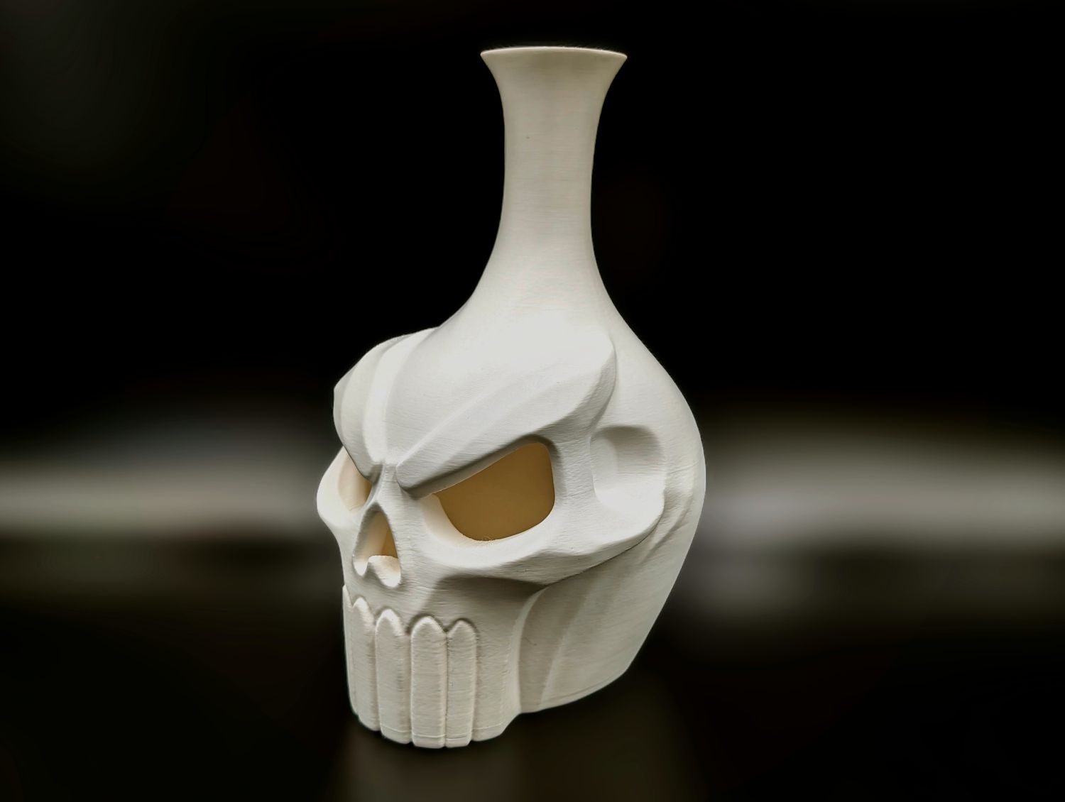 Skull Vase – Bold Sculptural Design White