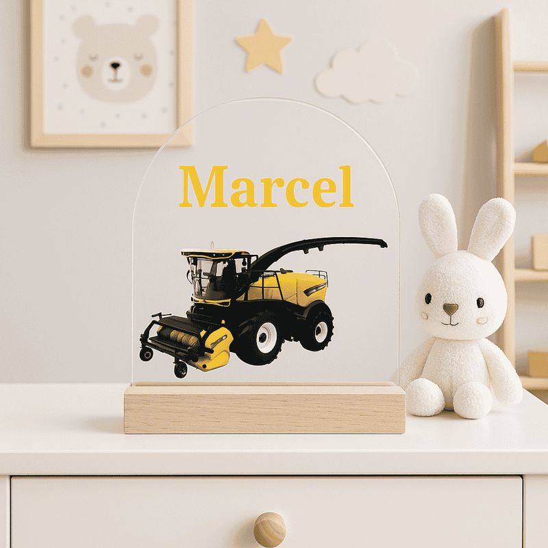 Nachtlampje met New Holland hakselaar, blauwe naam, houten voet met dimbare LED, geschikt voor kinderkamer.
