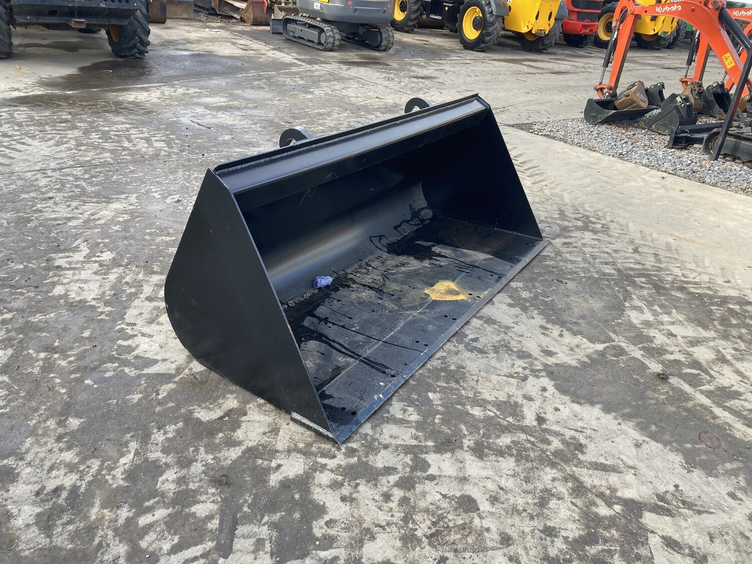 New JCB loading bucket