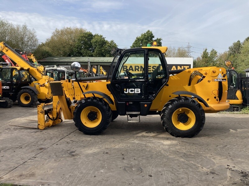 Telehandlers over 10m reach