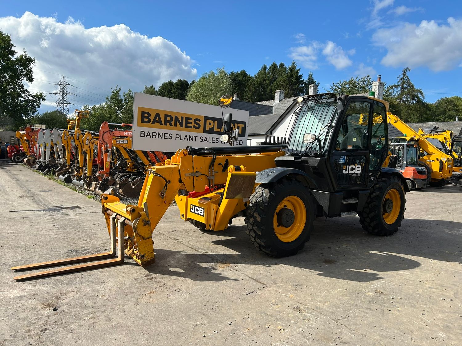 2022 JCB 540-140 Hi-Viz