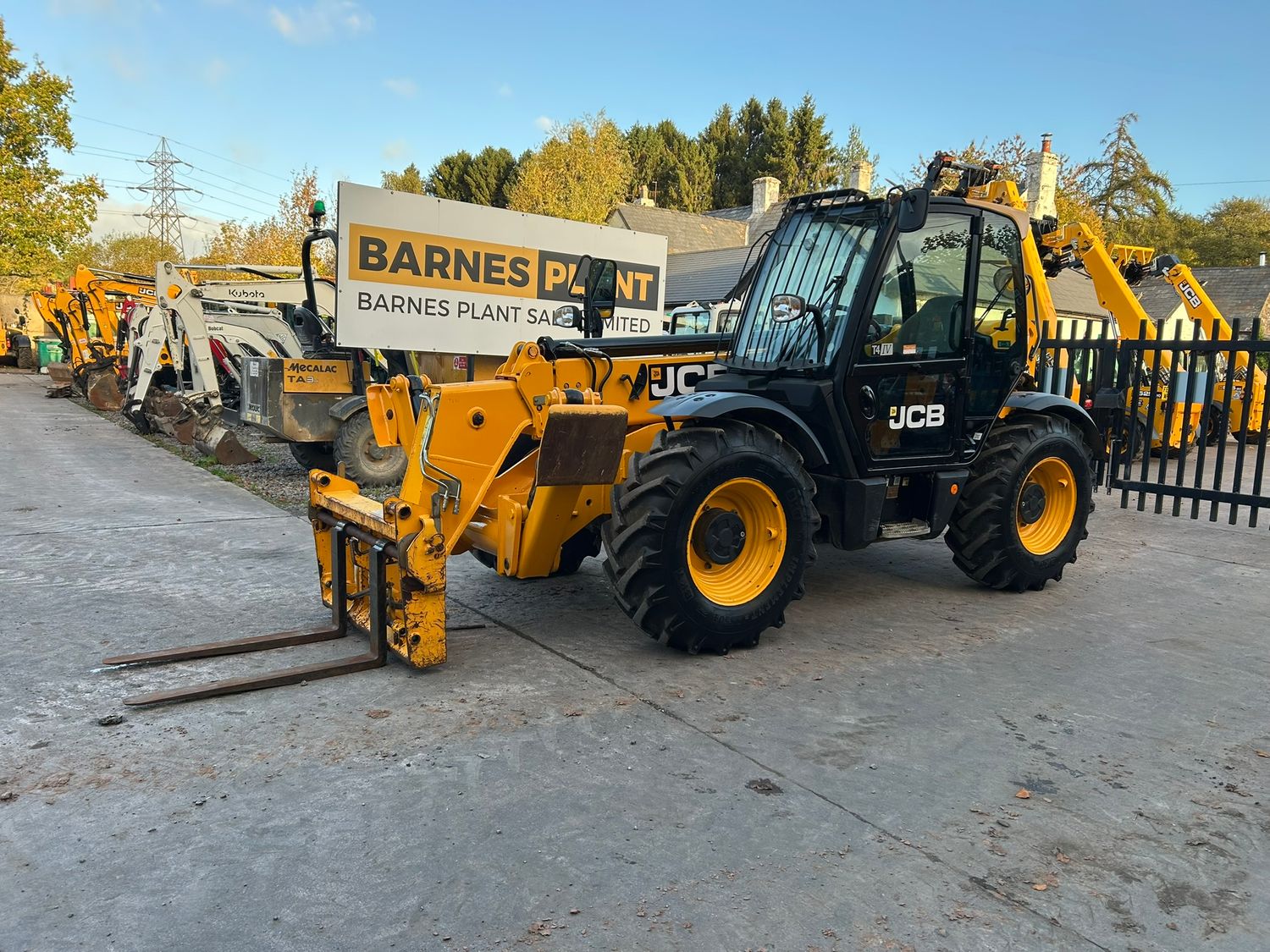 2017 JCB 533-105