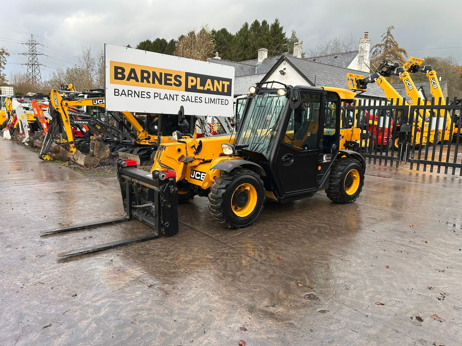 2019 JCB 525-60