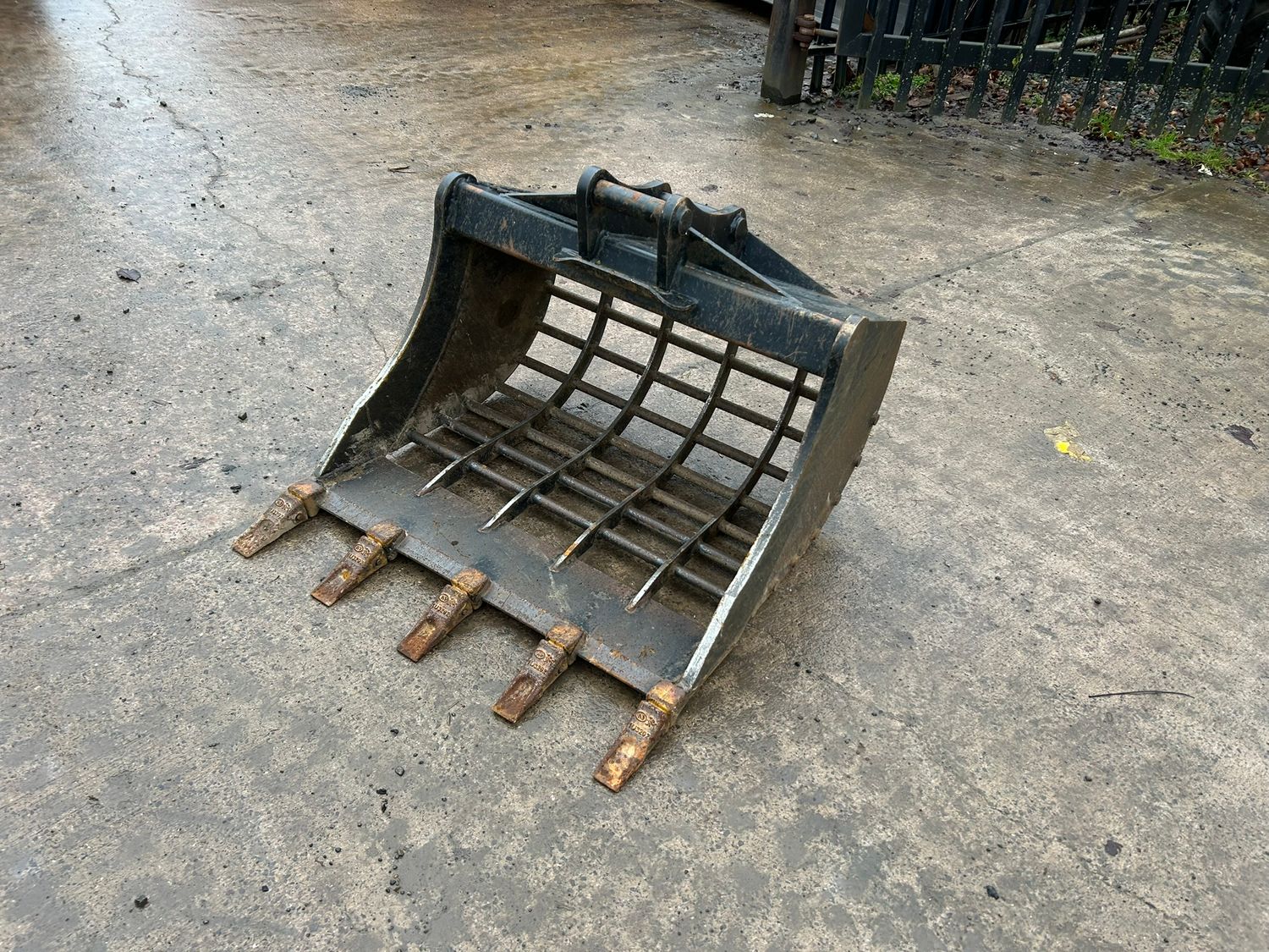 45mm pin riddle bucket