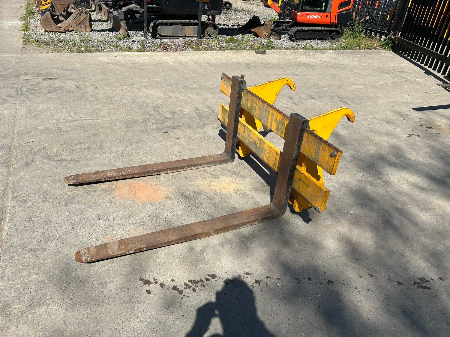 JCB 2CX & 3CX Compact pallet forks