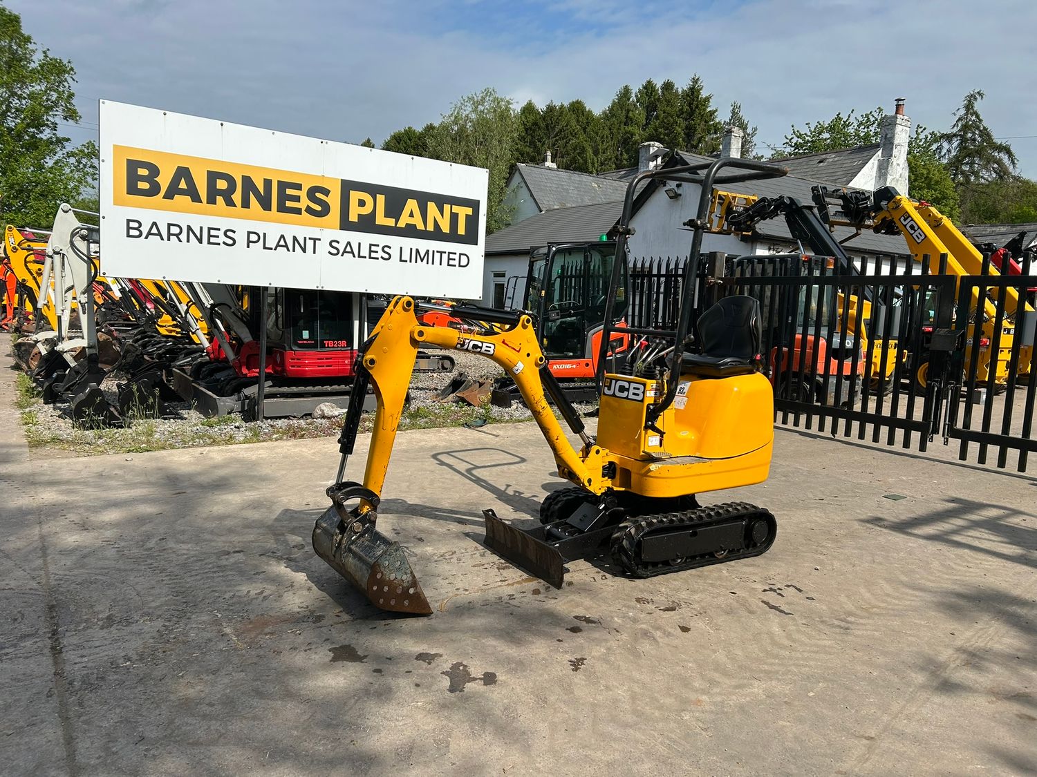 2022 JCB 8008 CTS