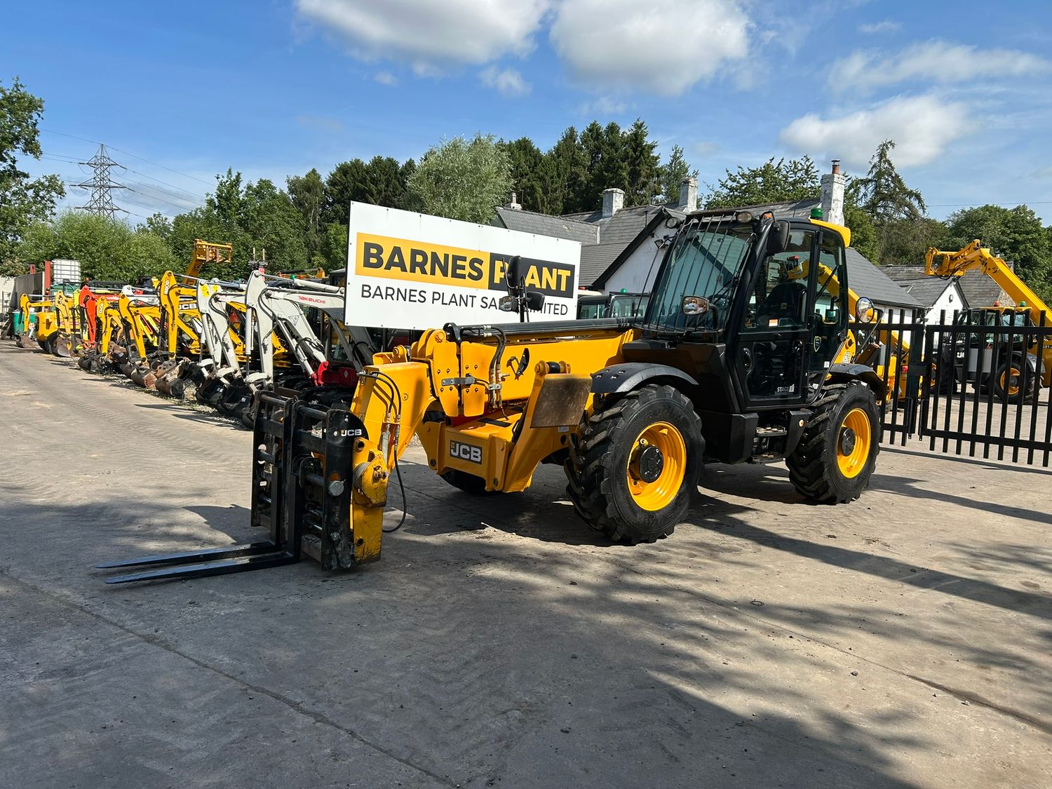 2022 JCB 540-140 Hi-Viz