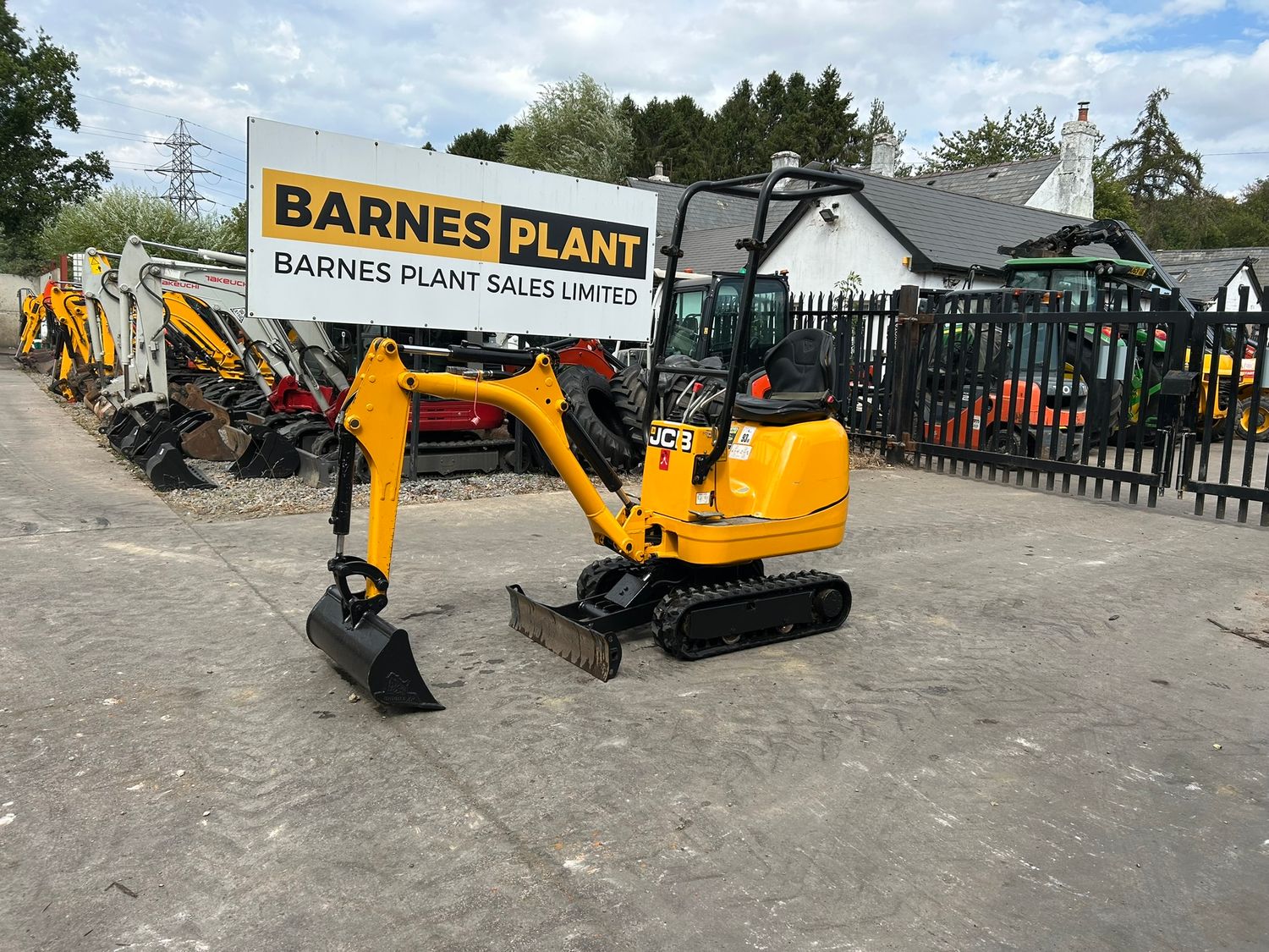 2023 JCB 8008 CTS 2023 JCB 8008 CTS