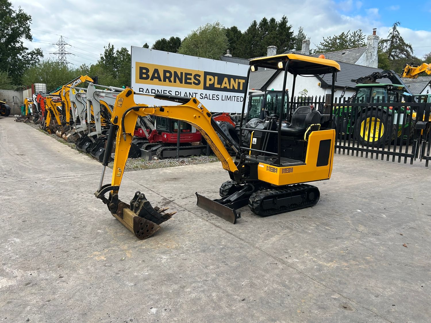 2018 JCB 15C-1