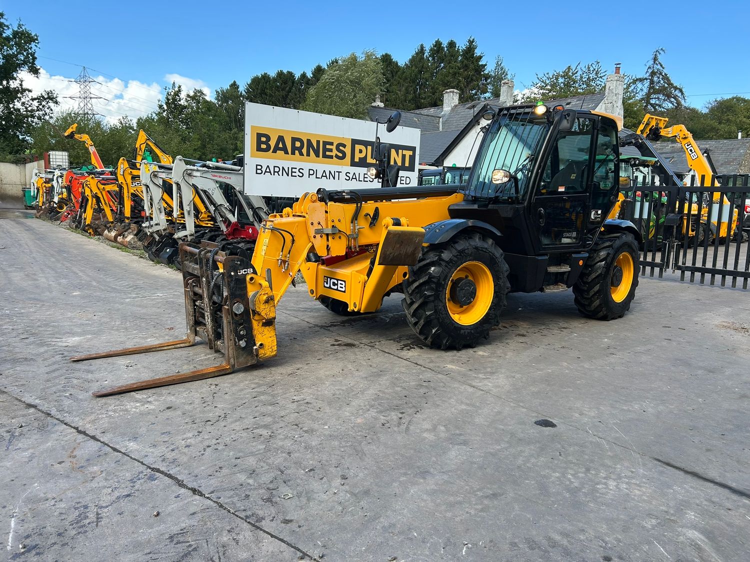 2022 JCB 540-140 Hi-Viz