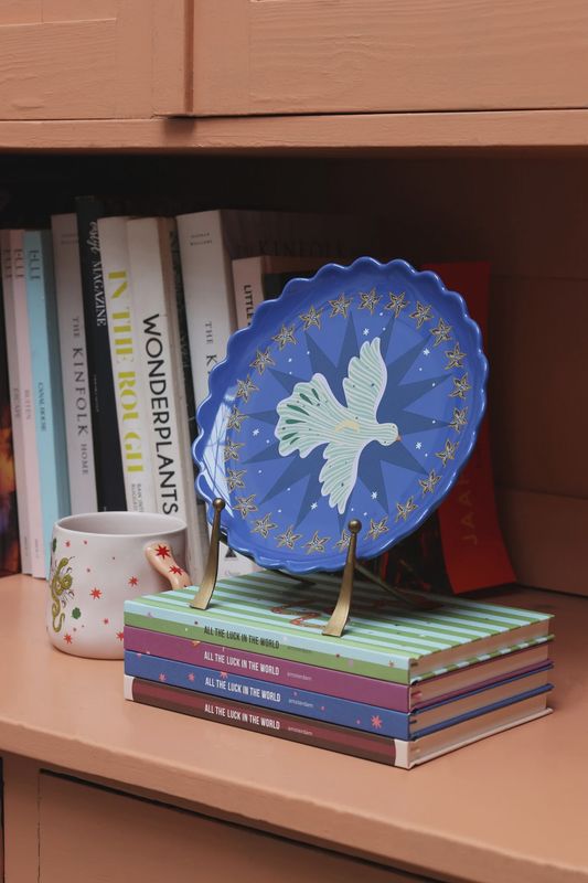 All the luck in the world | Bord blauw met maan en vogel