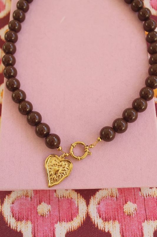 Kralenketting donkerbruin met gouden bedel
