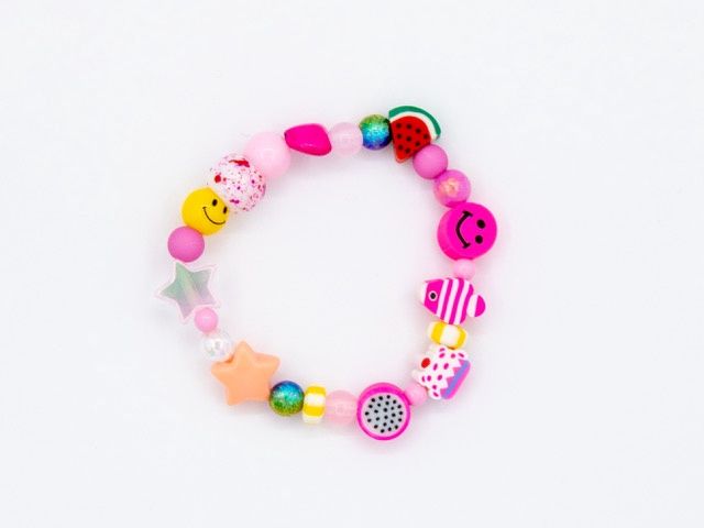 EigenwijZZjes I Kinderarmbandje met verschillende kraaltjes