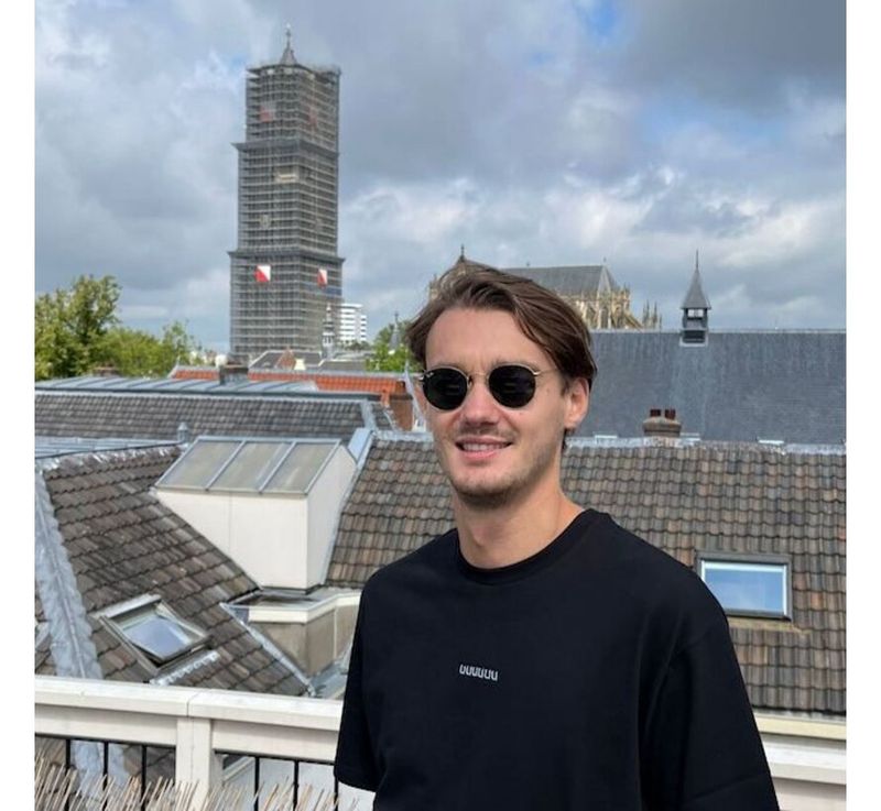 Klötje I T-shirt UUUUUUU zwart met licht blauwe letters