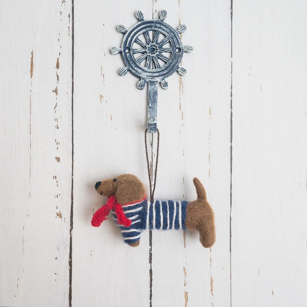 Sjaal met Verhaal I Teckel matroos hanger