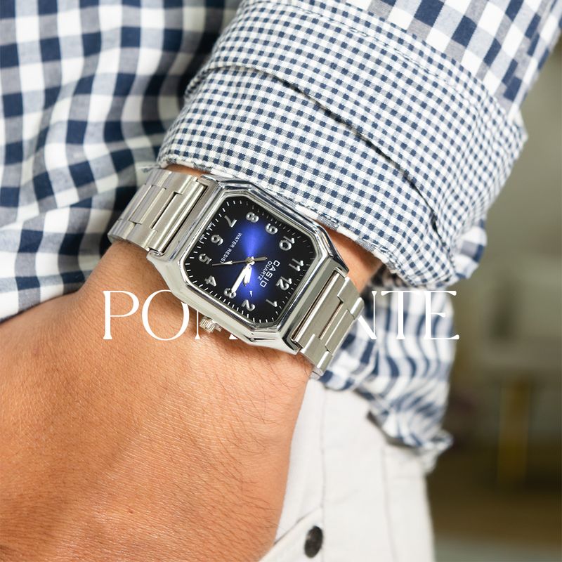 Casio classic plata fondo azul