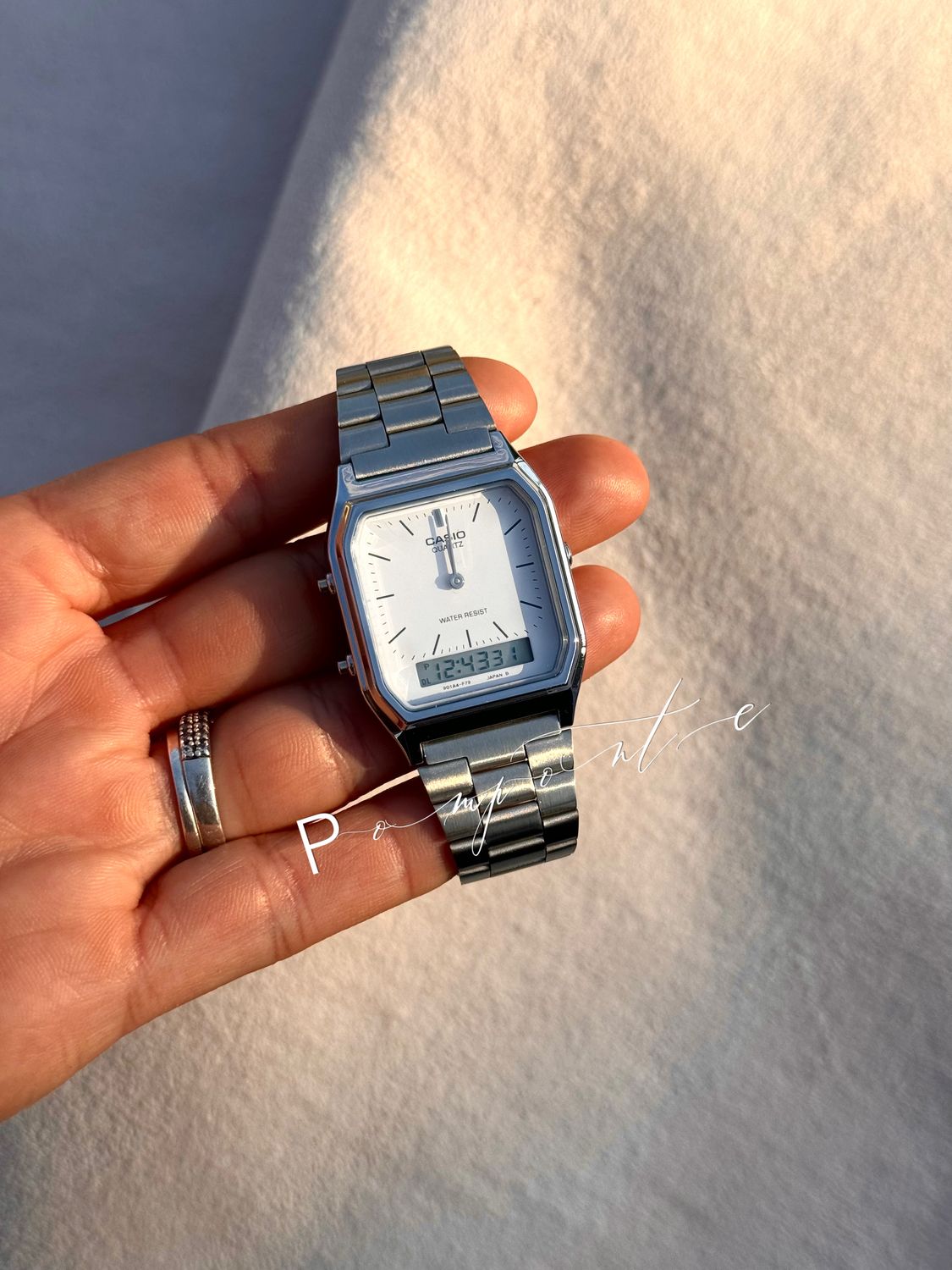 Casio old money plata fondo blanco