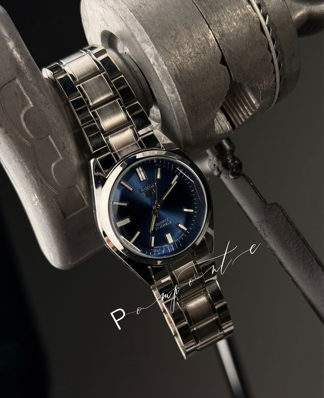 Seiko 5 fondo azul