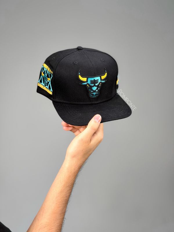 Gorra plana Chicago Bulls Mitchell &amp; Ness